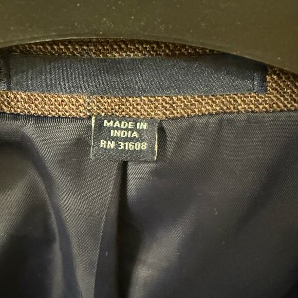 Jos. A. Bank Brown Sport Coat with Tailored Silhouette - Picture 5 of 8